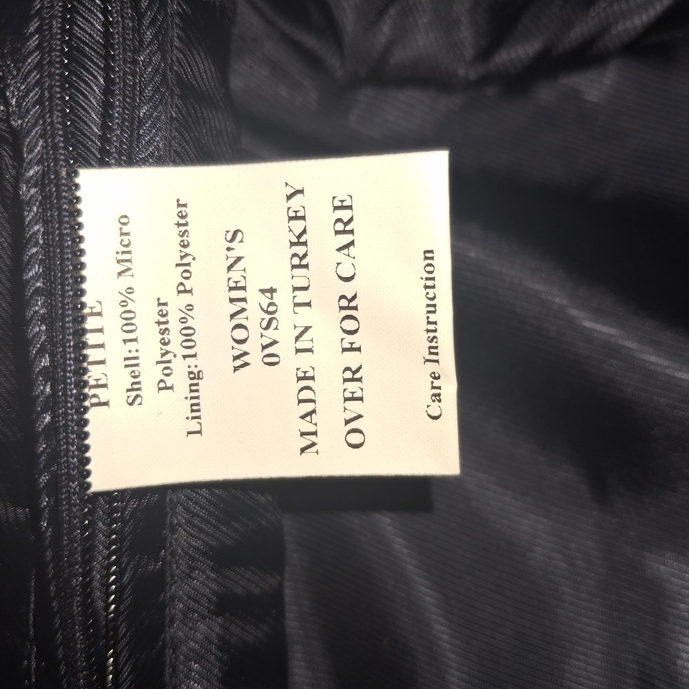L.L. Bean Dark Blue Women's Blazer with Gold Accents - Picture 8 of 8